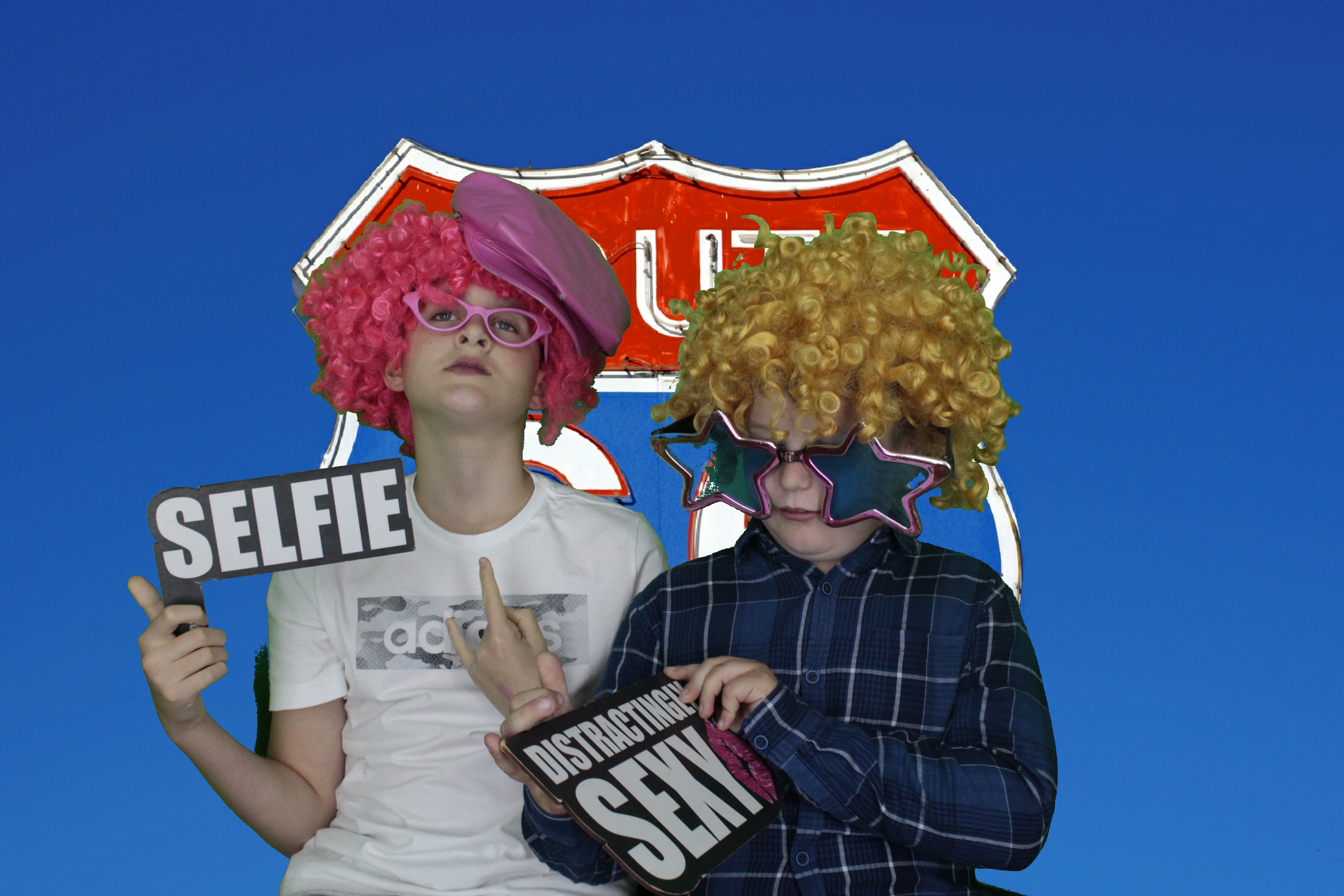 Simon's Birthday Party | View more photos from the event at gallery.myphotoboothexperience.co.uk/u/MyPhotoBoothExperienceLtd/Simons-Birthday-Party